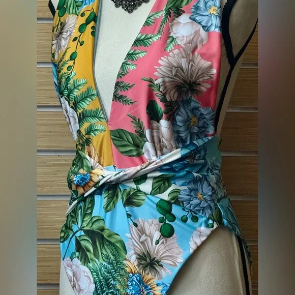 NWT Agua Bendita Pacifico Ellis Aine Floral One-Piece Swimsuit, Size XL
